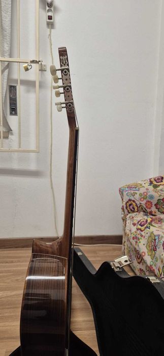 Guitarra clássica Manuel Rodríguez e Hijos usada com estojo rígido