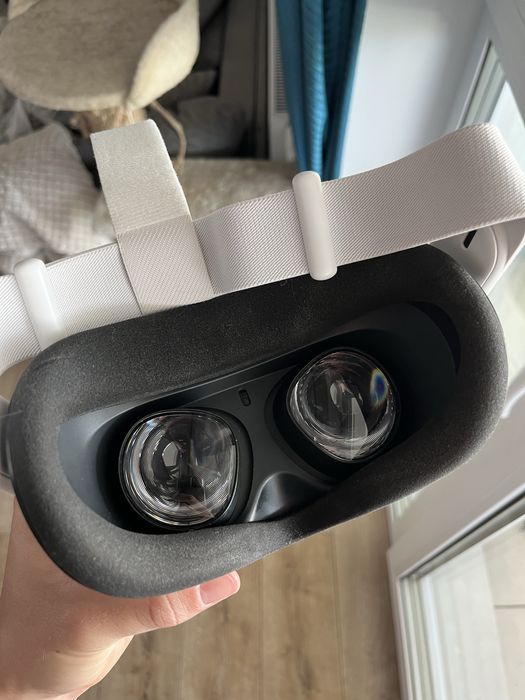 Sprzedam Oculus Quest 2 128 GB - Stan idealny