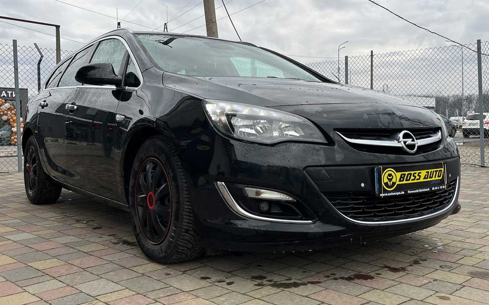 Opel Astra Sports Tourer 2013