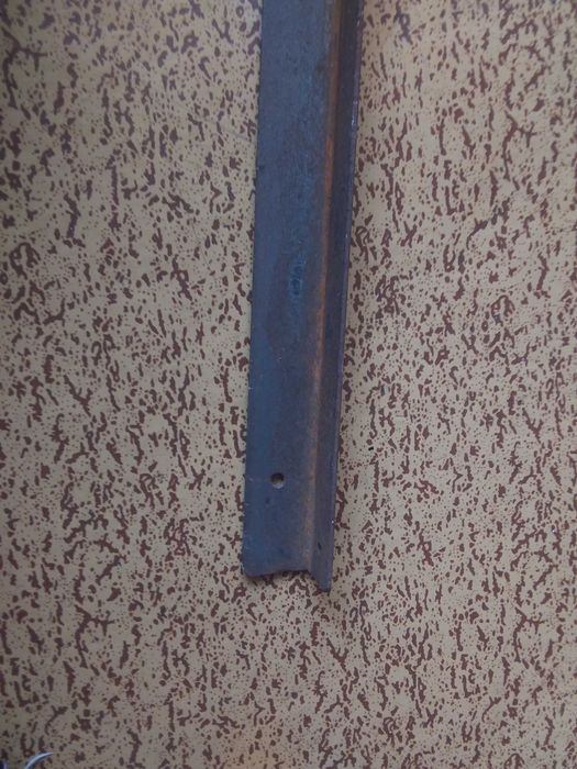 Металлический уголок 116х3х2,5