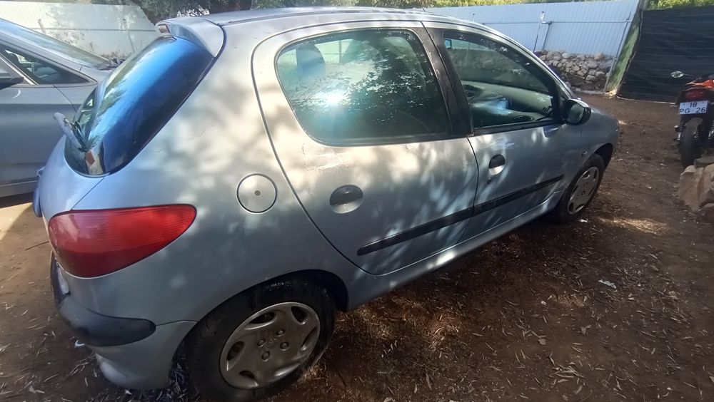 Peugeot 206 1.1 gasolina — photo 4