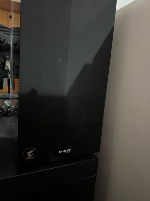 Vendo Computadores + Monitores + Cadeira + Secretária + Acessorios