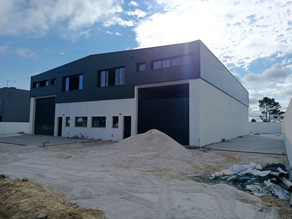 Fantástico Armazém Industrial na zona industrial do Casal do Marco