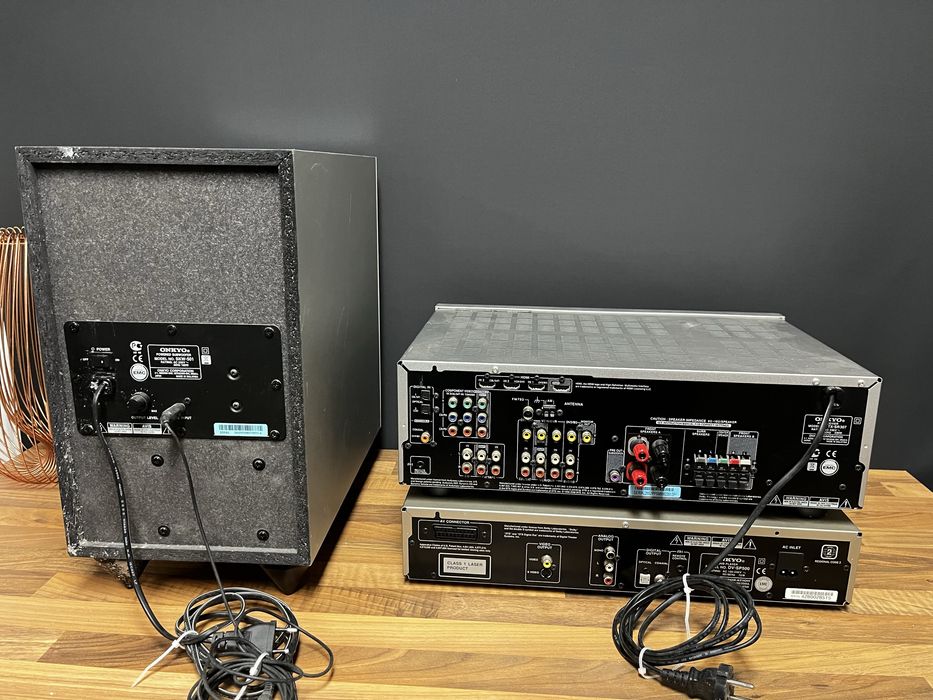 Zestaw Onkyo 5.1 kino domowe - amplituner TX-SR307 , DVD DV-SP500