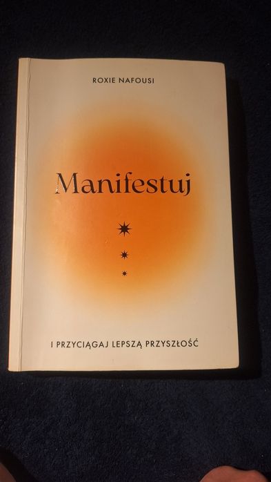 Manifestuj Roxie Nafousi