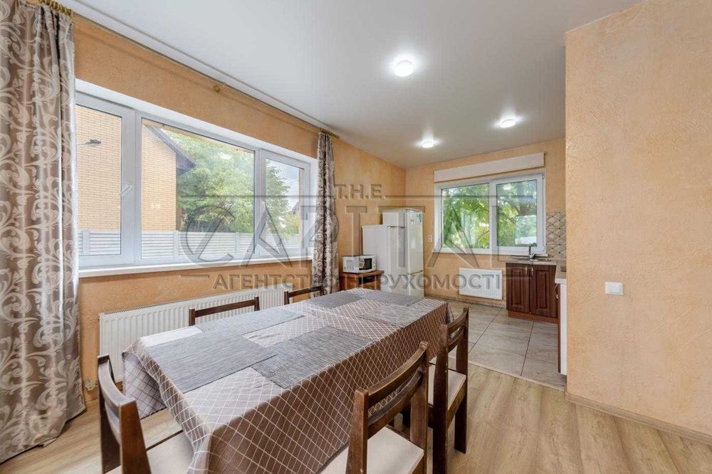 Продаж будиноку з басейном та чаном у м.Бориспіль 93м2, три спальні.