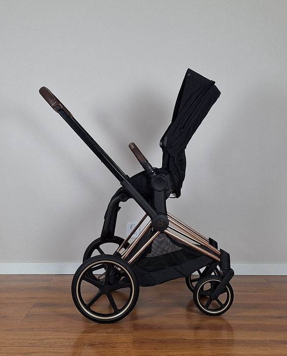 WYJĄTKOWO ZADBANY   Cybex Priam 4.0  . Wózek 3w1. Fotelik Cybex .