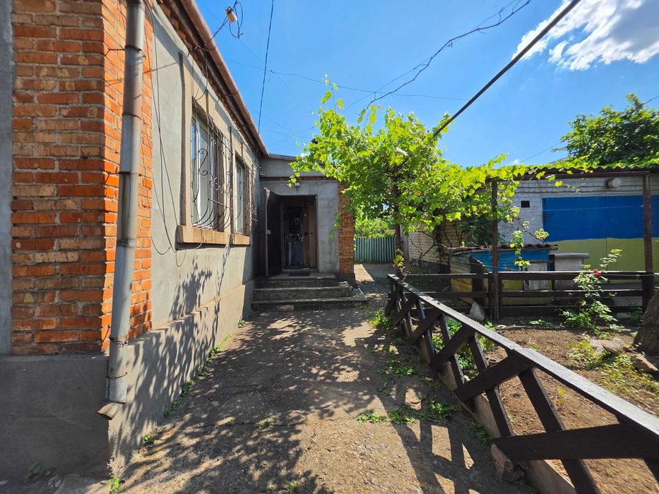 Продаётся уютный дом по ул. Мальвова, рядом Кобылянского