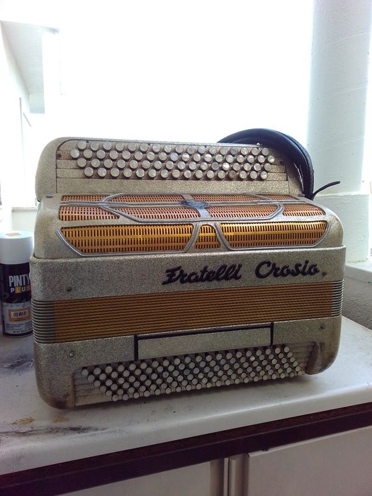 Fratelli Crosio Acordeão Italiano 3a voz- botões -  Excelente Estado com correias novas