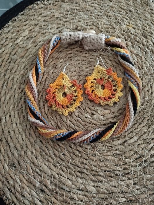 Lindo conjunto colar e brincos