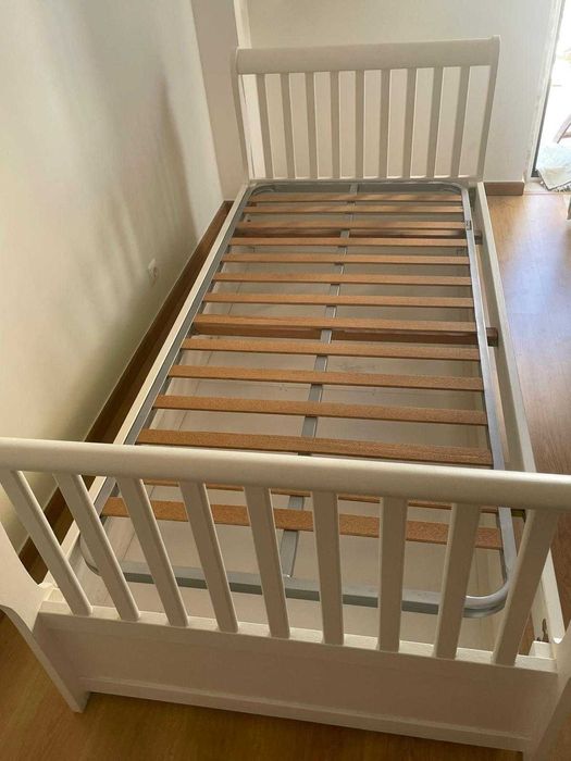 Cama Solteiro em ótimo estado