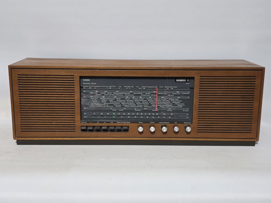 Rádio antigo reparado SABA