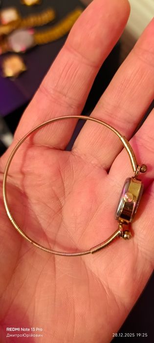 Три годинники механічні жіночі