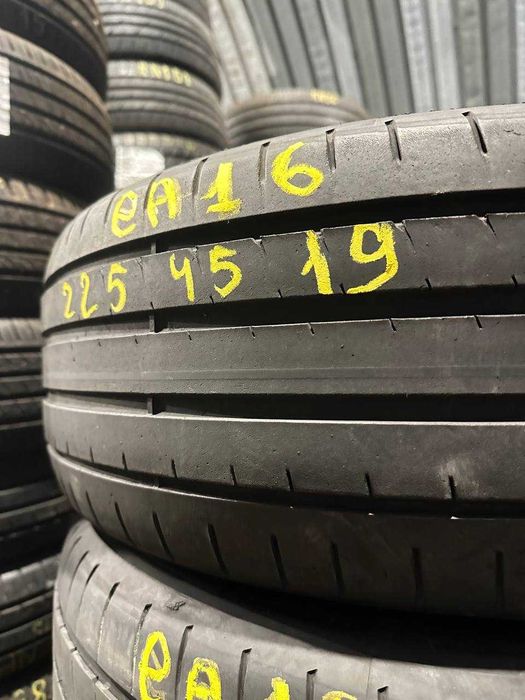 Шини б/у ЛІТО 225/45 R19 Goodyear Eagle F1 70% комплект R19 EA16-22