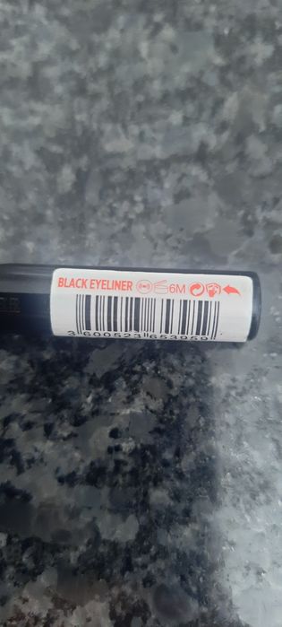 L'OREAL eyeliner Flash Cat Eye Superliner 01 Black