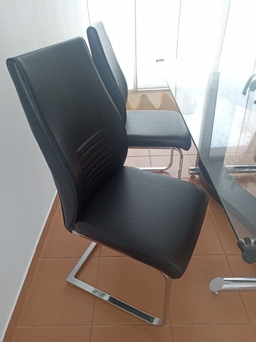 Conjunto Mesa e 4 cadeiras sala jantar