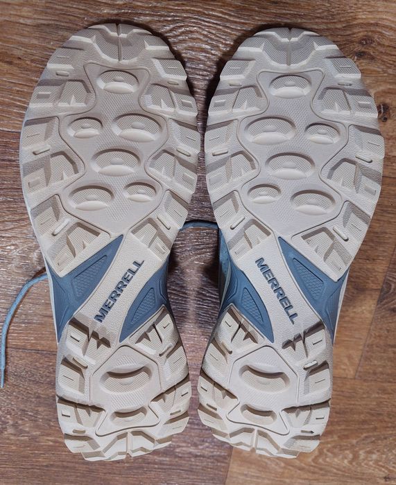 Жиночі кросіки от merrell.