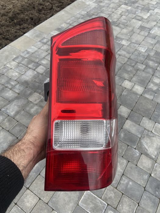 Продам задній фанарь ( стоп ) мерседес w447