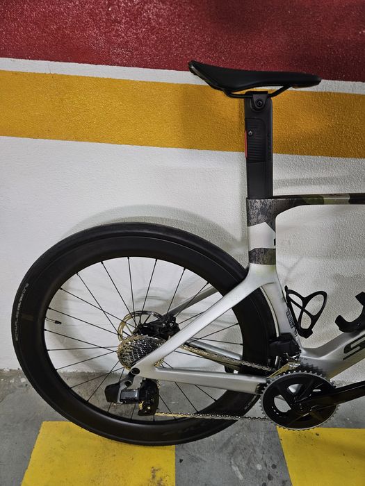 Scott Foil RC30 com rodas Fulcrum Wind 57