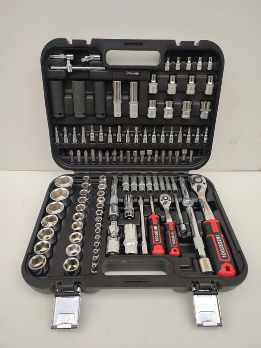 Набор инструментов 1/2 & 1/4  111 ед .  Cr-V STORM INTERTOOL ET 8111