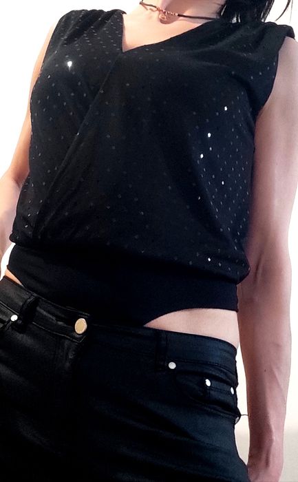 Czarne body z cekinami Bershka M