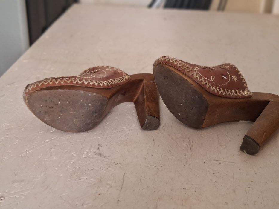 Socas/mules da Guess