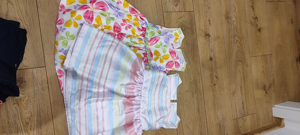 Zestaw ubranek dla dziewczynki 110 116 bluzy bluzki spodnie leginsy