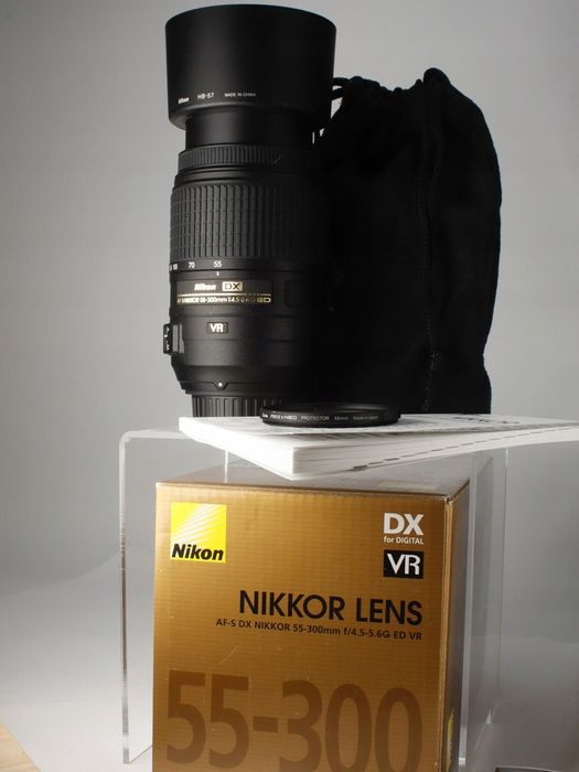 ■ほぼ新品■ NIKKOR 55-300mm f/4.5-5.6G ED VR AF-S DX NIKKOR 55-300mm f/4.5-5.6G ED VR 中古価格比較 - 価格.com