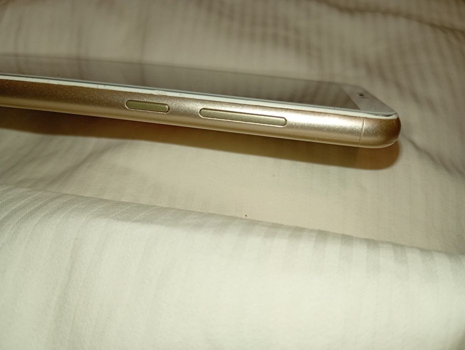 Vendo *Huawei Y9 2018*, modelo FLvA-LX2, em bom estado de funcionamento