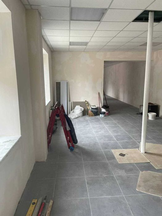 Сдам в аренду помещение площадью 95м2, первый этаж.