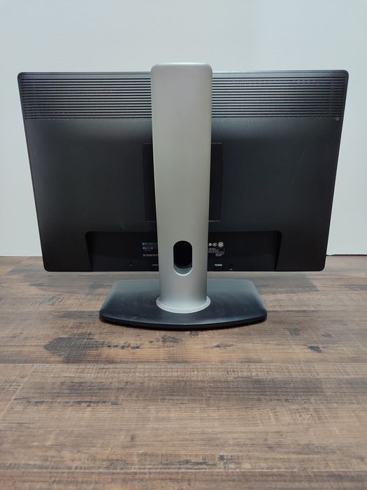 Професійний монітор 22" DELL P2213t