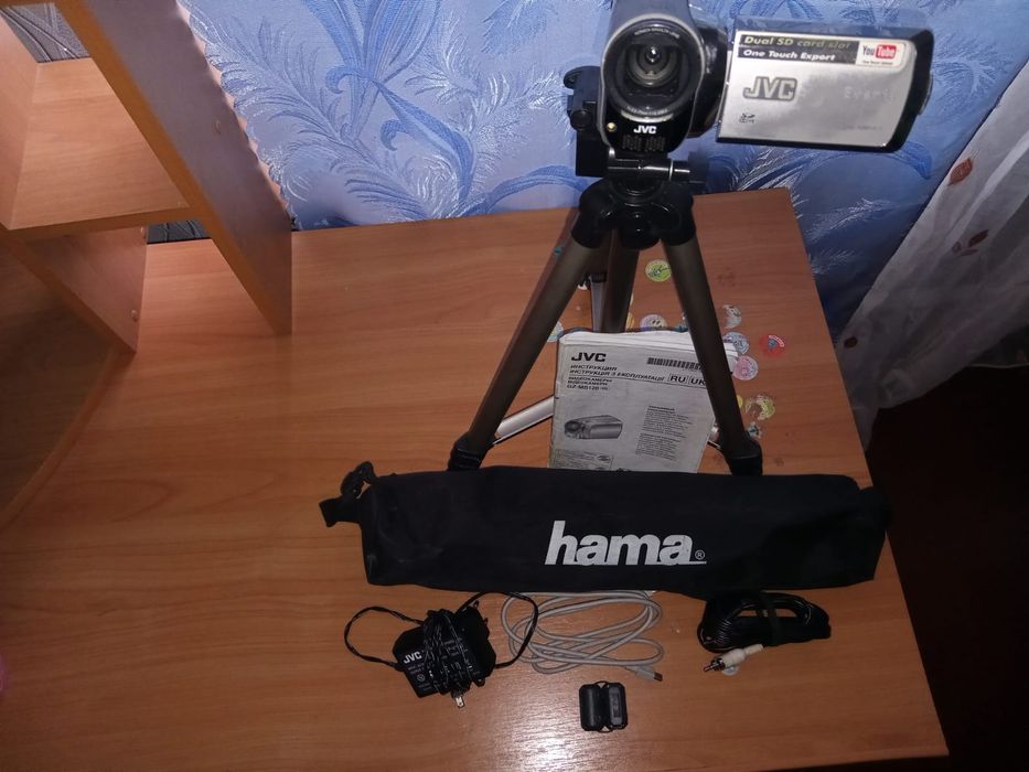 Продається відеокамера