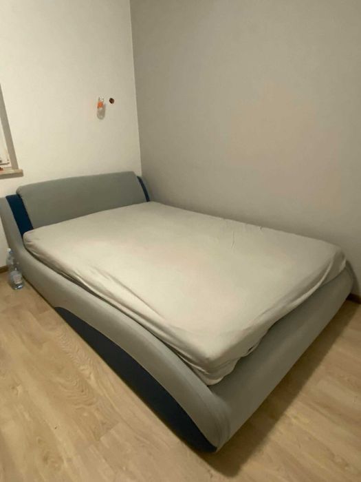 sprzedam łóżko wraz z materacem