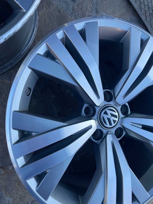 Диски, титани 3g0601025bk VW 5,112 R18 поштучно диск vw 5.112