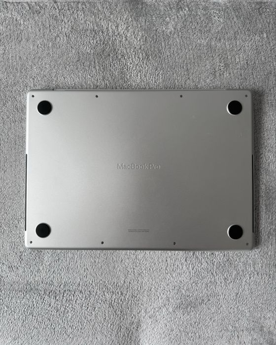 Apple MacBook Pro 14, Idealny, Jak nowy