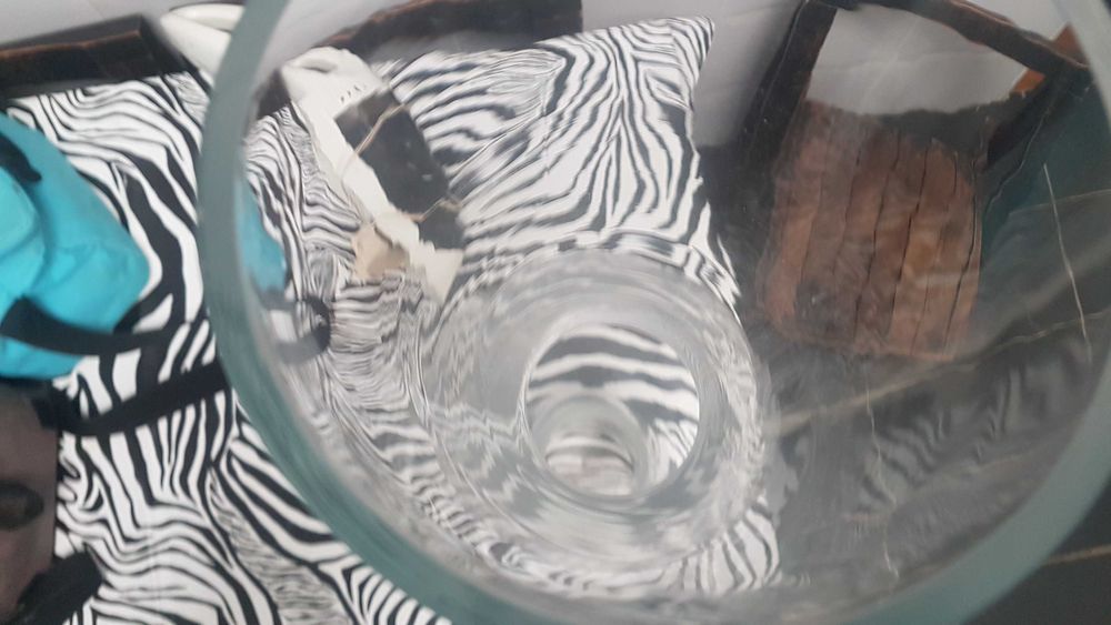 Jarra grande de vidro soprado com 79,5 cm altura