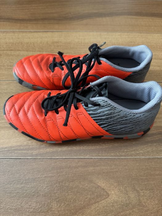 Buty dziecięce sportowe, halówki, r. 36 Kipsta