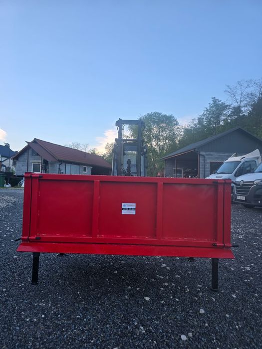 Solidna skrzynia z kiprem hydraulicznym wzmacniana 1.5 m