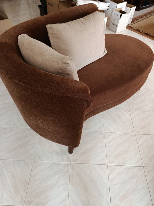 Sofá  / canapé com almofadas