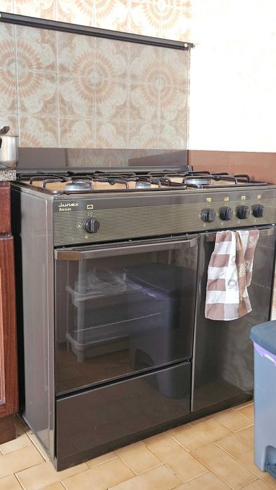 Fogão e forno a gaz em excelente estado