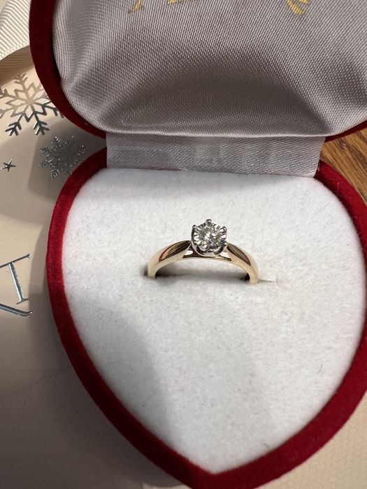 Złoty pierścionek z diamentem  APART wzór 109.461 rozm.9