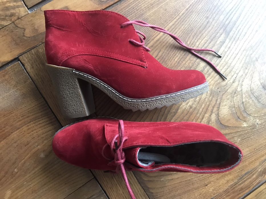 Botins bordeaux 36 mas calça 37 - camurça - Novas