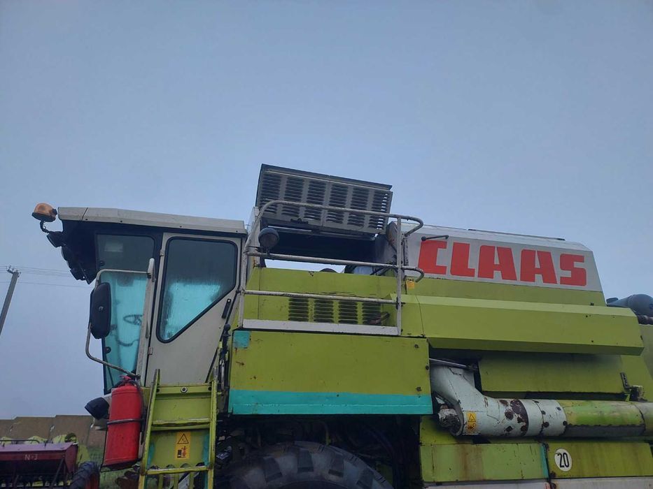 Комбайн Claas Mega 208