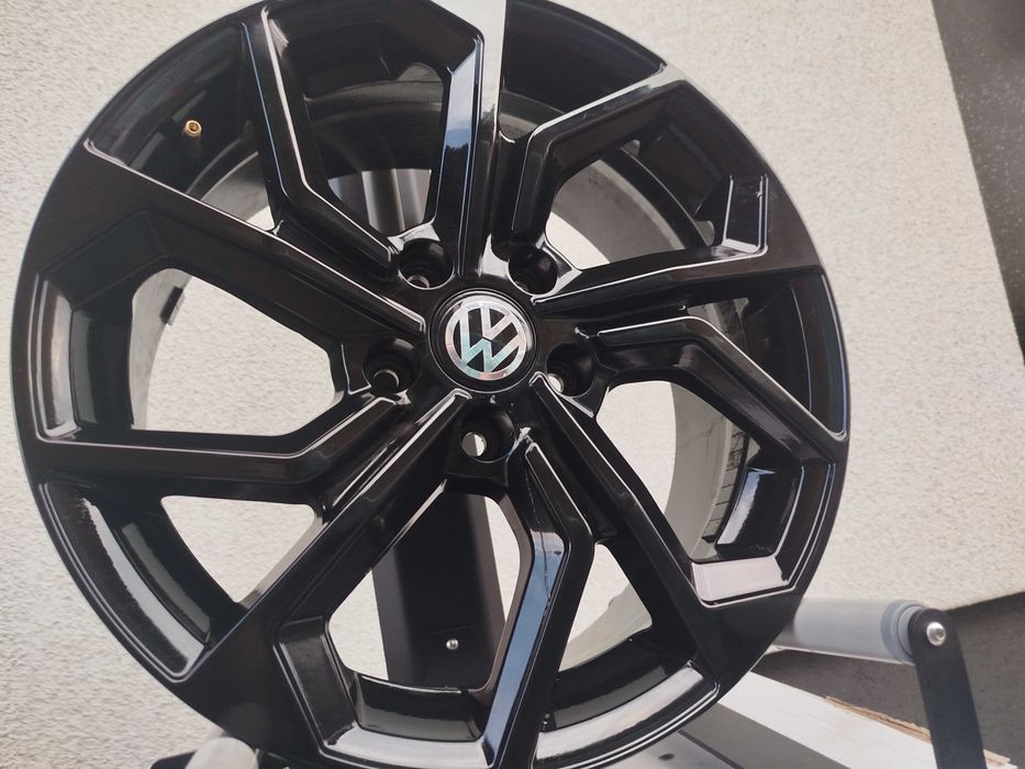 A440#Alufelgi Uzywane  17" 5x112 Et 40 7J Vw Skoda Audi