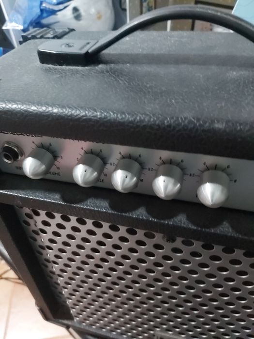 vendo amplificador pequeno de casa