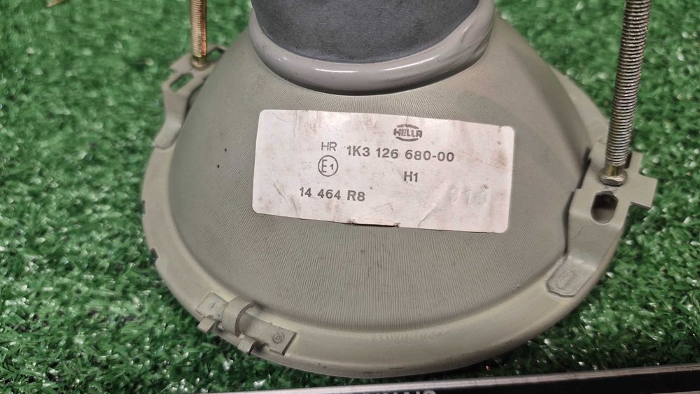 BMW 3 E30 / 6 E24 1975.1993 - ÓTICA/FAROL FRENTE ORIGINAL HELLA - NOVA