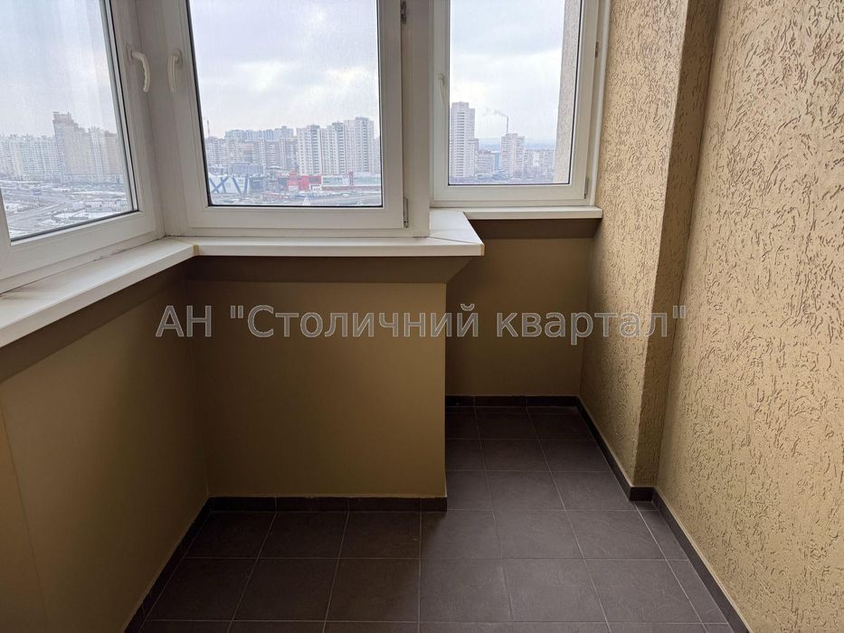 Позняки ЖК Діадема вулиця Срібнокільська 2а