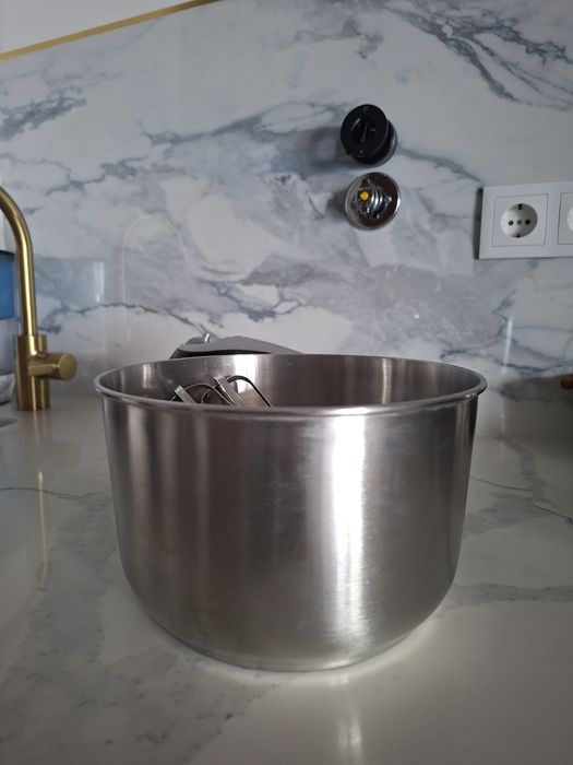 Batedeira com taça aço inox