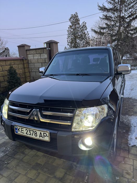 Продам мітсубиси паджеро офіційний японец