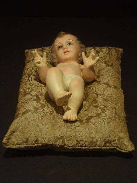 Menino Jesus antigo em madeira